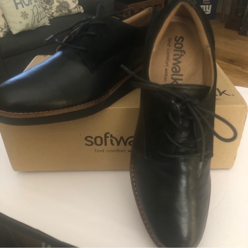 SoftWalk Willis Black Oxford Size 8N NWOT